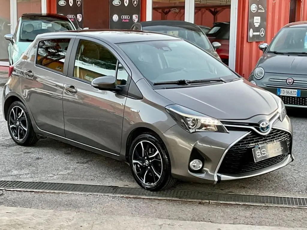 Photo 1 : Toyota Yaris 2017 Hybrid