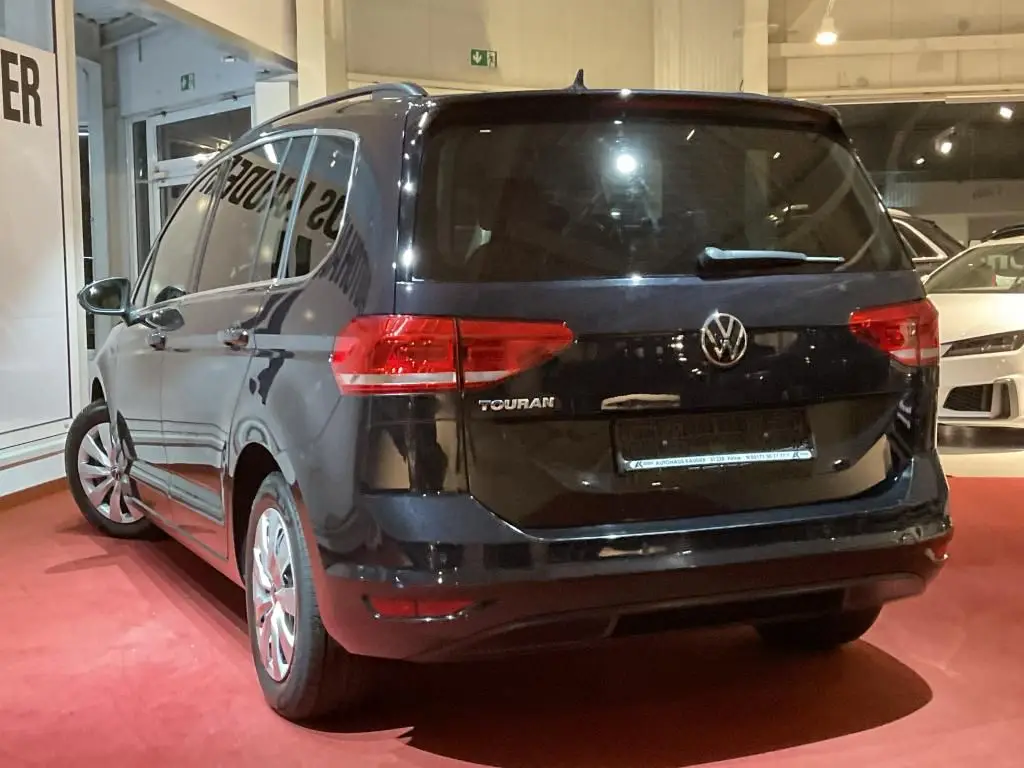 Photo 1 : Volkswagen Touran 2021 Petrol