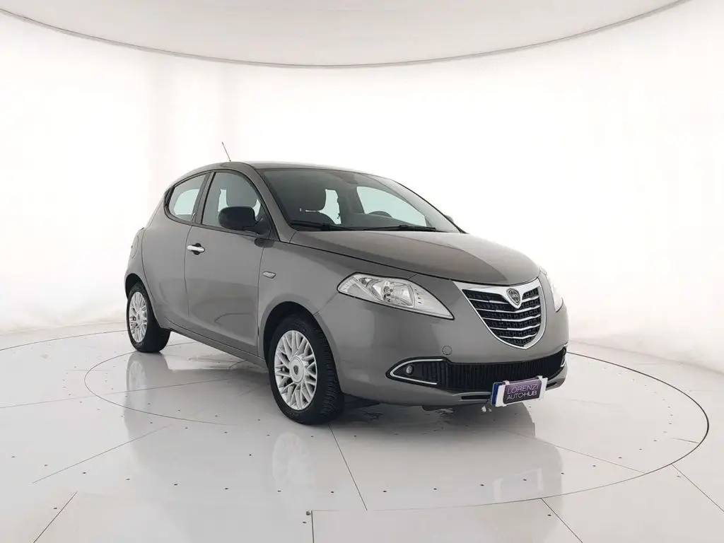 Photo 1 : Lancia Ypsilon 2015 Essence