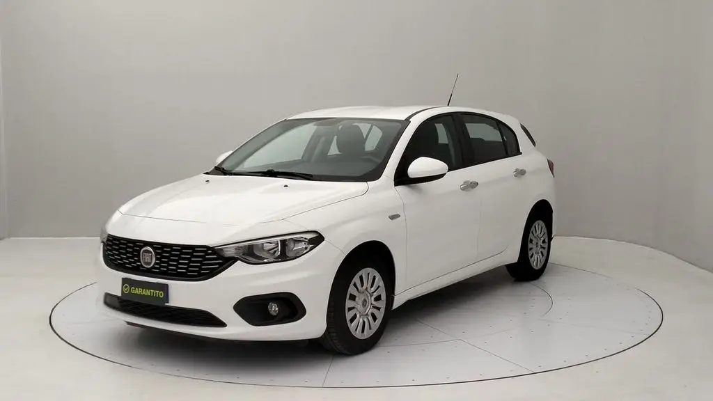 Photo 1 : Fiat Tipo 2015 Petrol