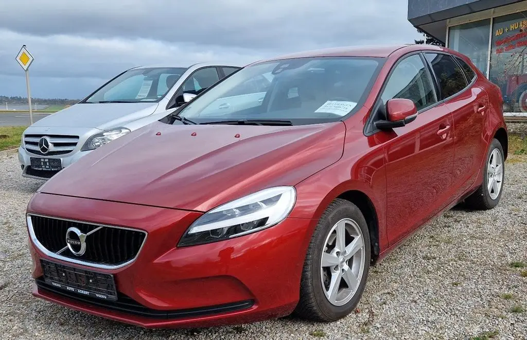 Photo 1 : Volvo V40 2017 Diesel