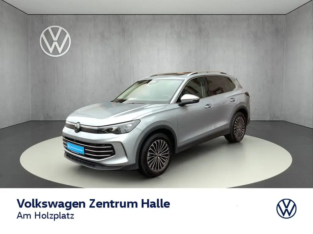 Photo 1 : Volkswagen Tiguan 2024 Essence