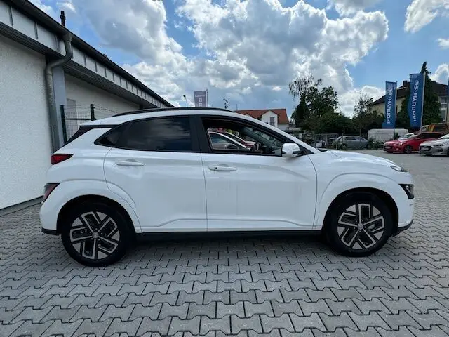 Photo 1 : Hyundai Kona 2024 Non renseigné