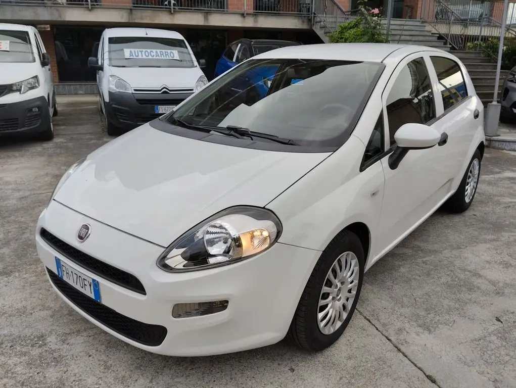 Photo 1 : Fiat Punto 2017 Diesel