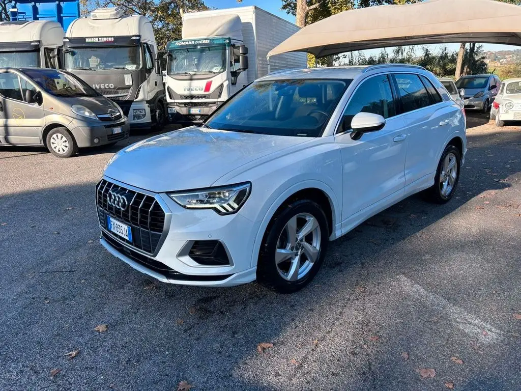 Photo 1 : Audi Q3 2019 Diesel