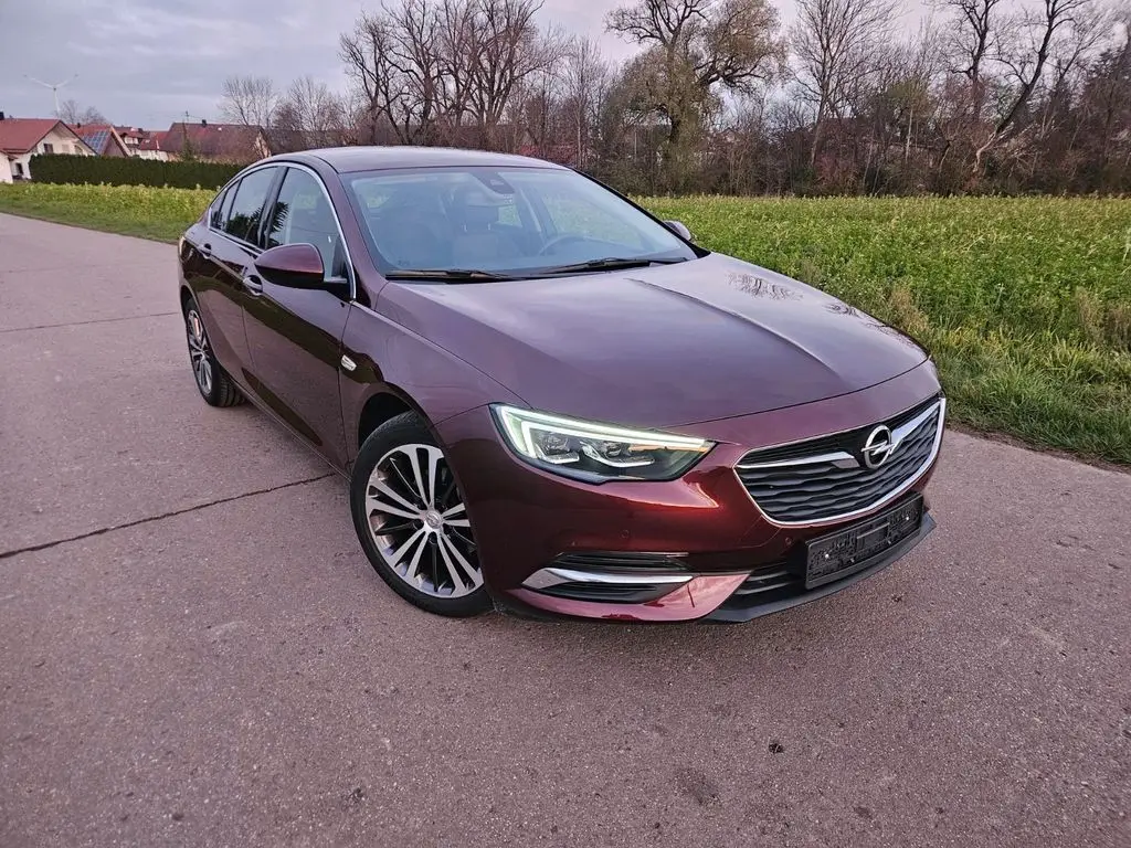 Photo 1 : Opel Insignia 2019 Essence