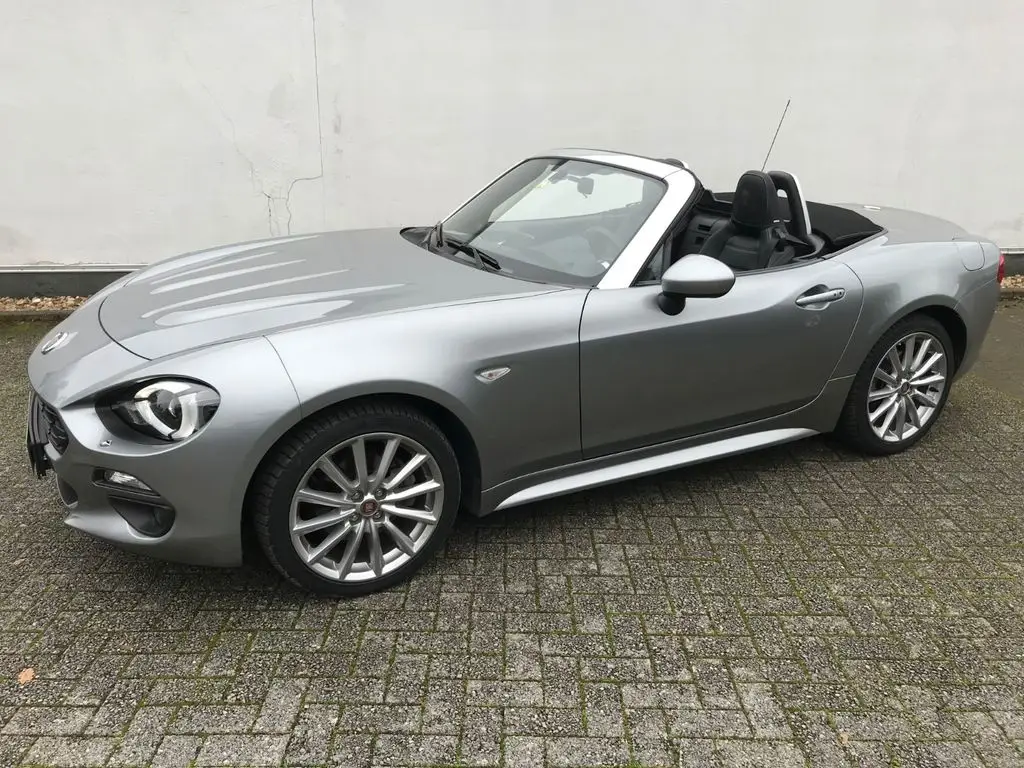 Photo 1 : Fiat 124 Spider 2017 Essence