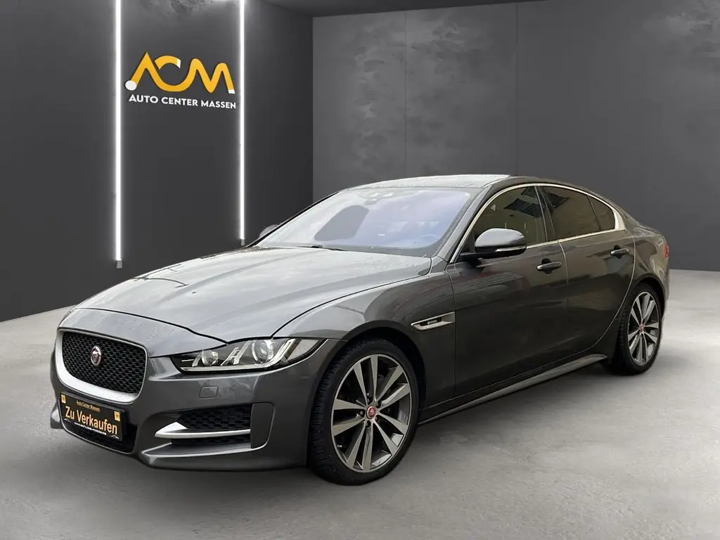 Photo 1 : Jaguar Xe 2016 Essence