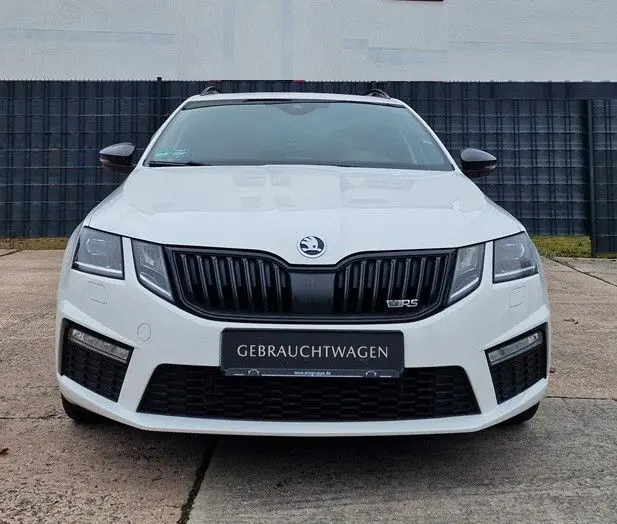 Photo 1 : Skoda Octavia 2018 Petrol