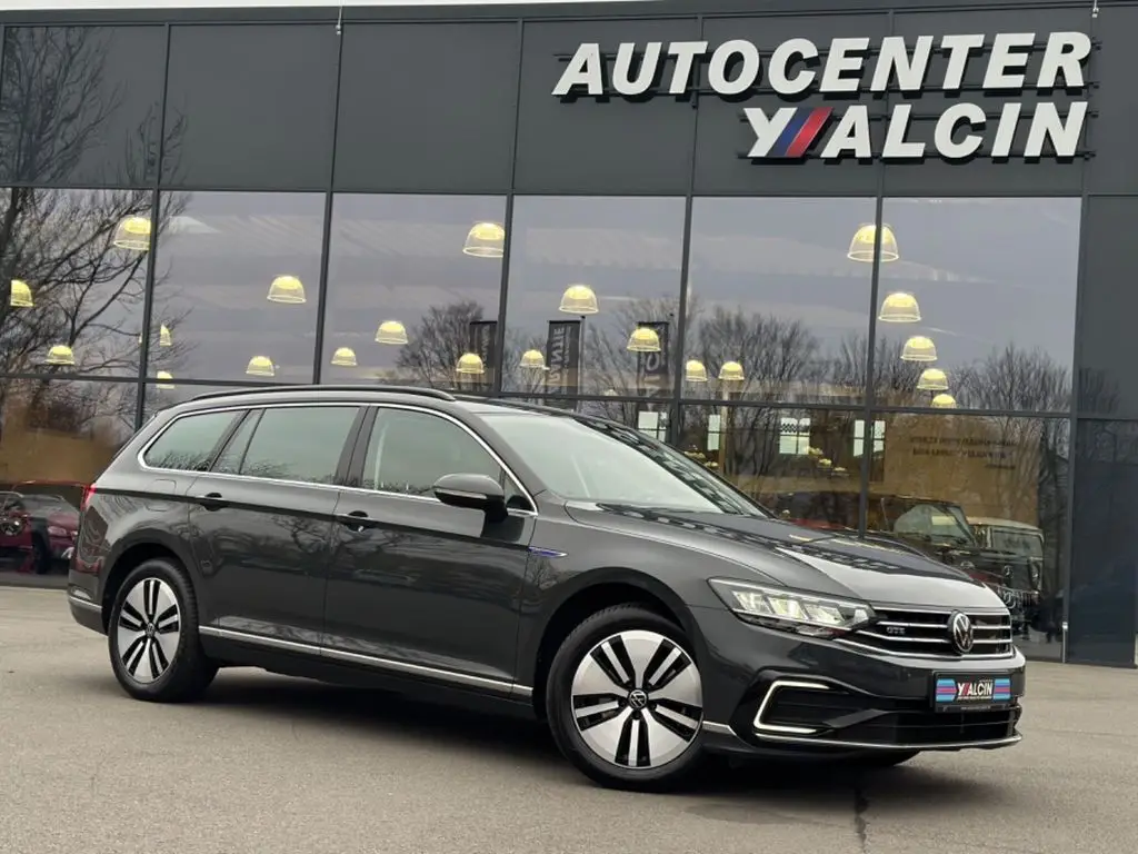 Photo 1 : Volkswagen Passat 2021 Hybride