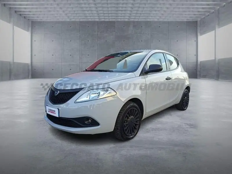 Photo 1 : Lancia Ypsilon 2018 GPL