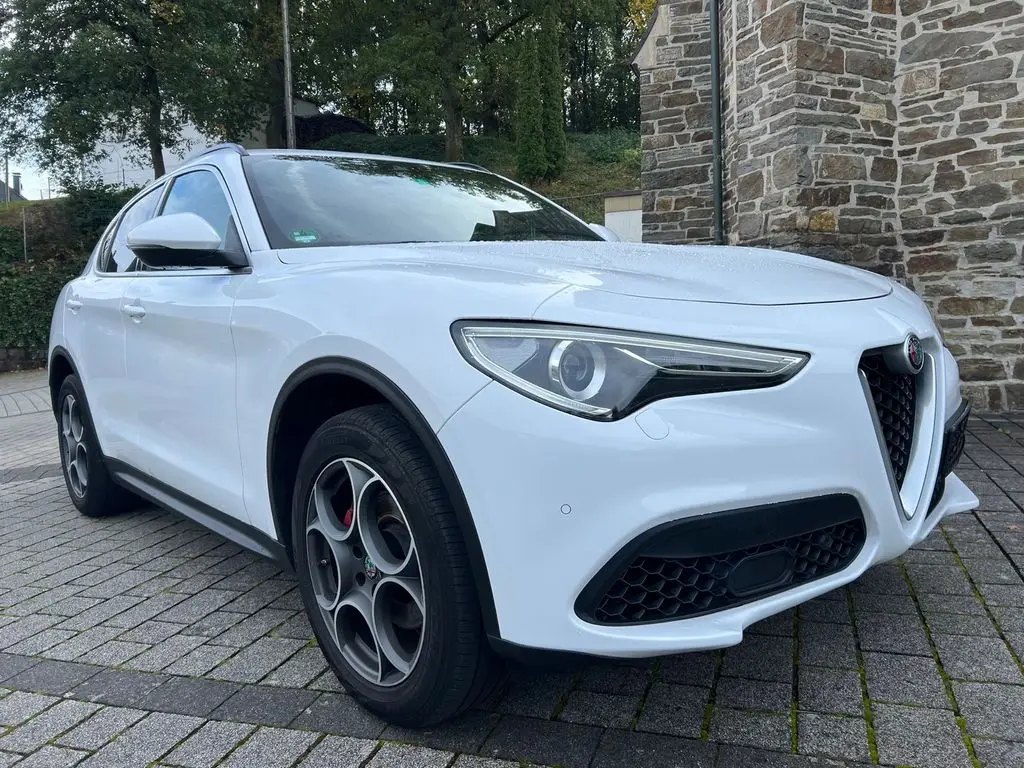 Photo 1 : Alfa Romeo Stelvio 2019 Essence