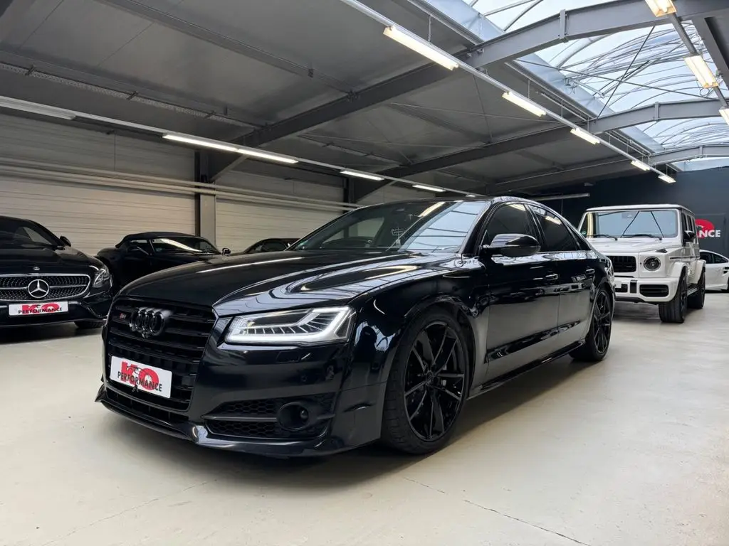 Photo 1 : Audi S8 2017 Essence