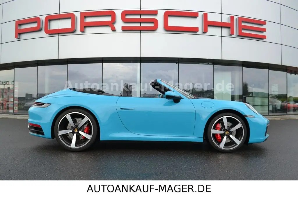 Photo 1 : Porsche 992 2020 Essence