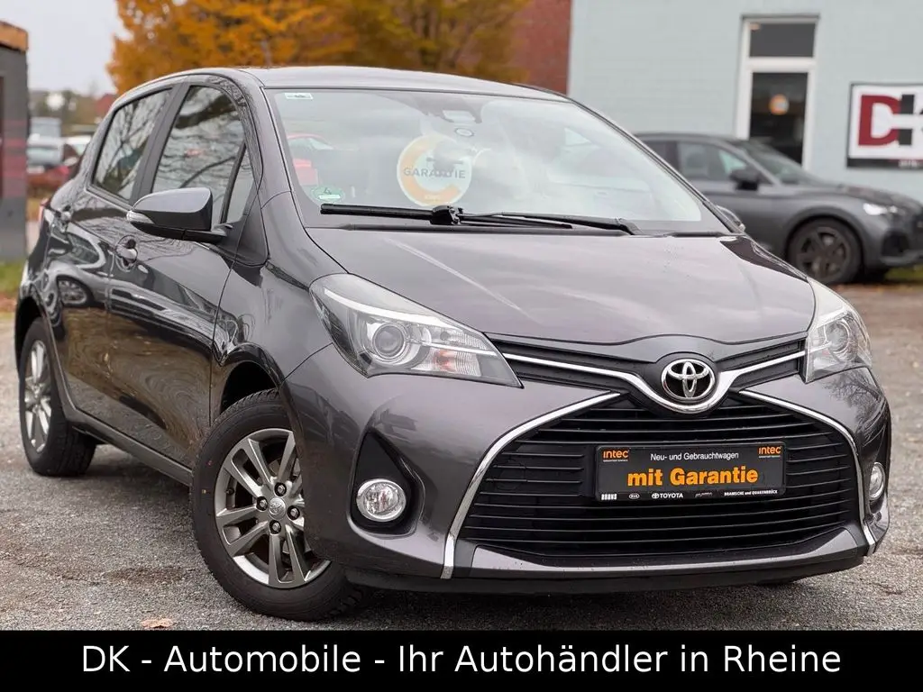 Photo 1 : Toyota Yaris 2016 Petrol