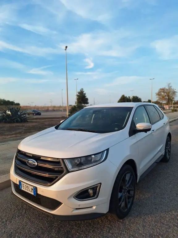 Photo 1 : Ford Edge 2016 Diesel