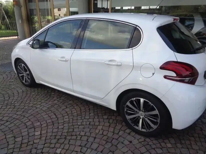 Photo 1 : Peugeot 208 2016 Diesel