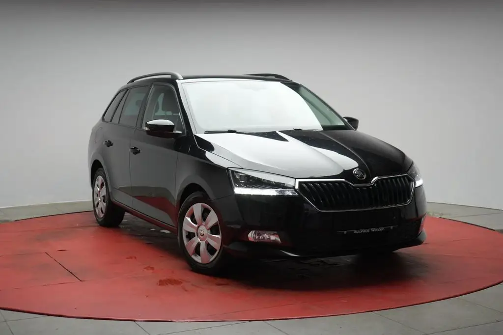 Photo 1 : Skoda Fabia 2022 Petrol