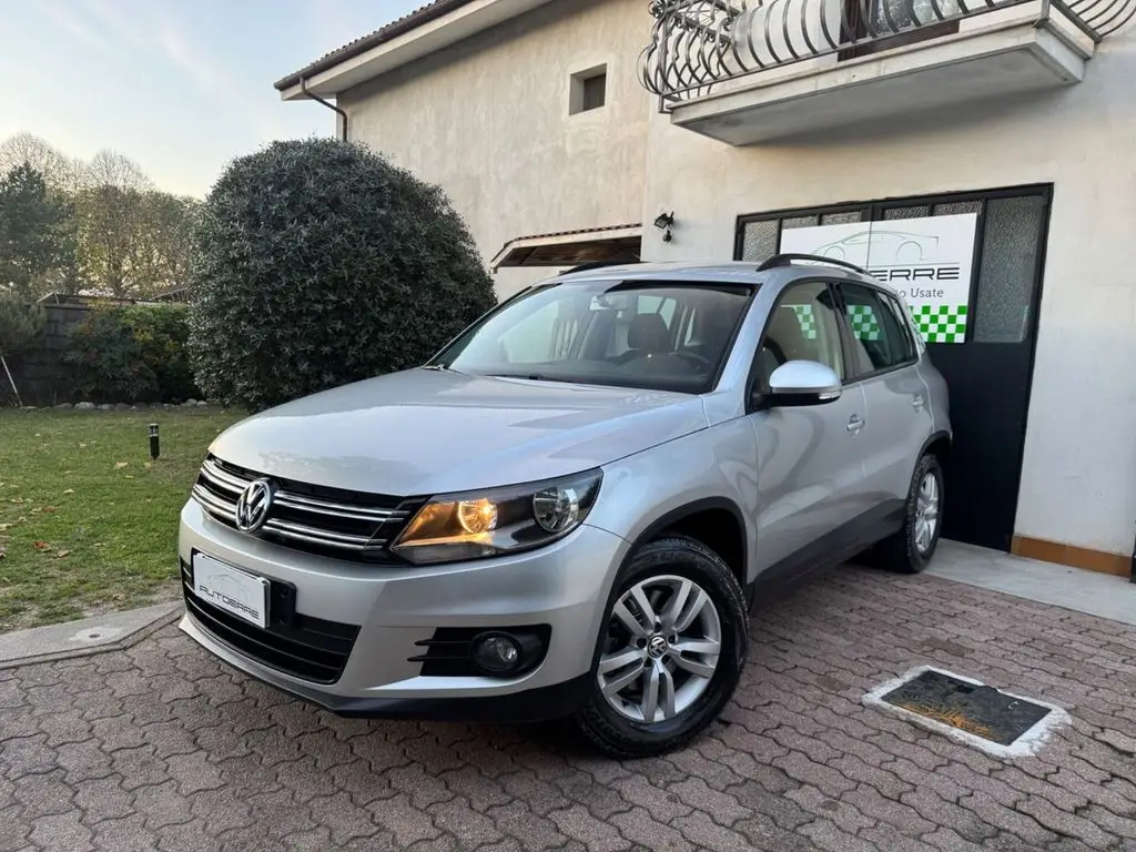 Photo 1 : Volkswagen Tiguan 2015 Essence