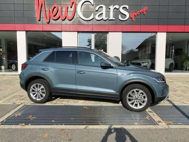 Photo 1 : Volkswagen T-roc 2024 Essence