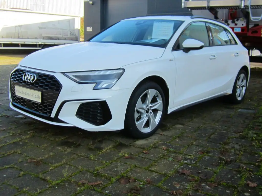 Photo 1 : Audi A3 2023 Petrol