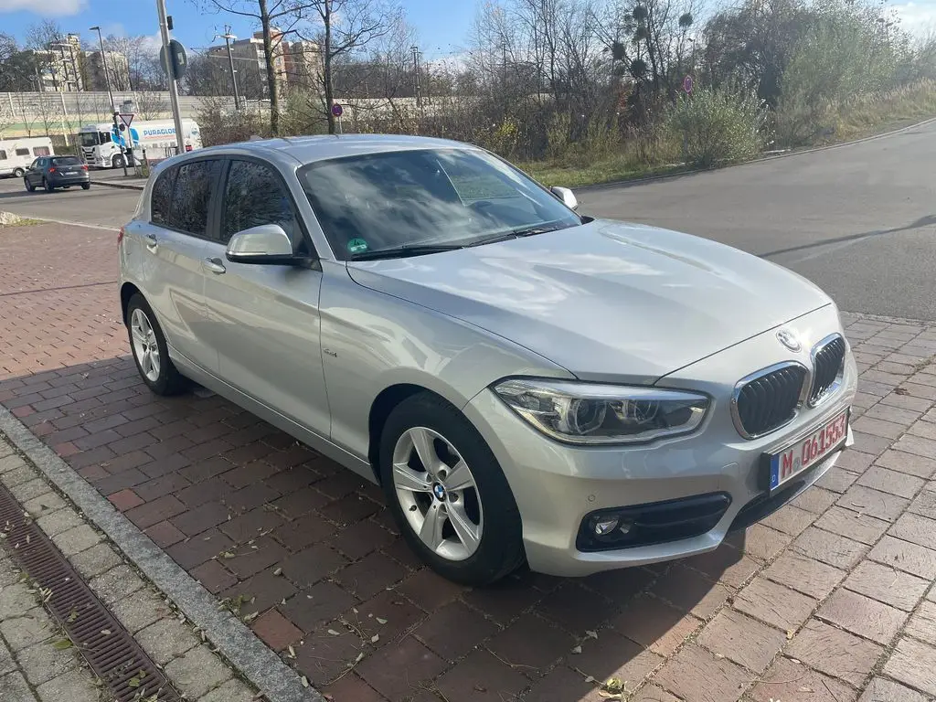 Photo 1 : Bmw Serie 1 2017 Diesel