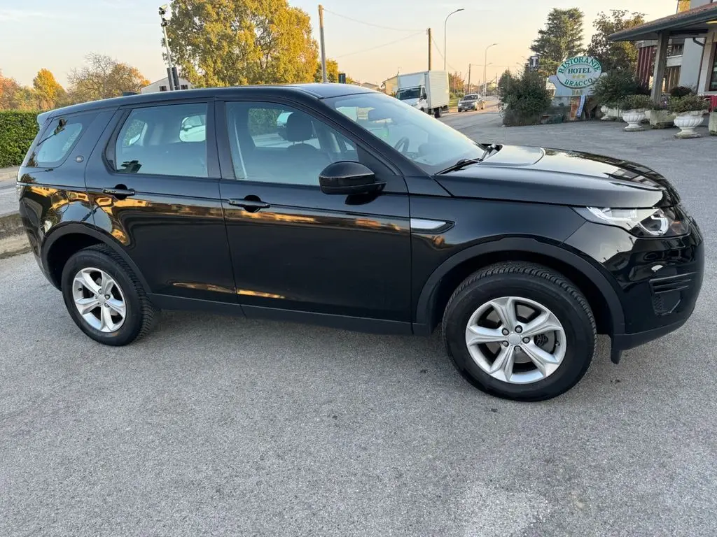 Photo 1 : Land Rover Discovery 2017 Diesel