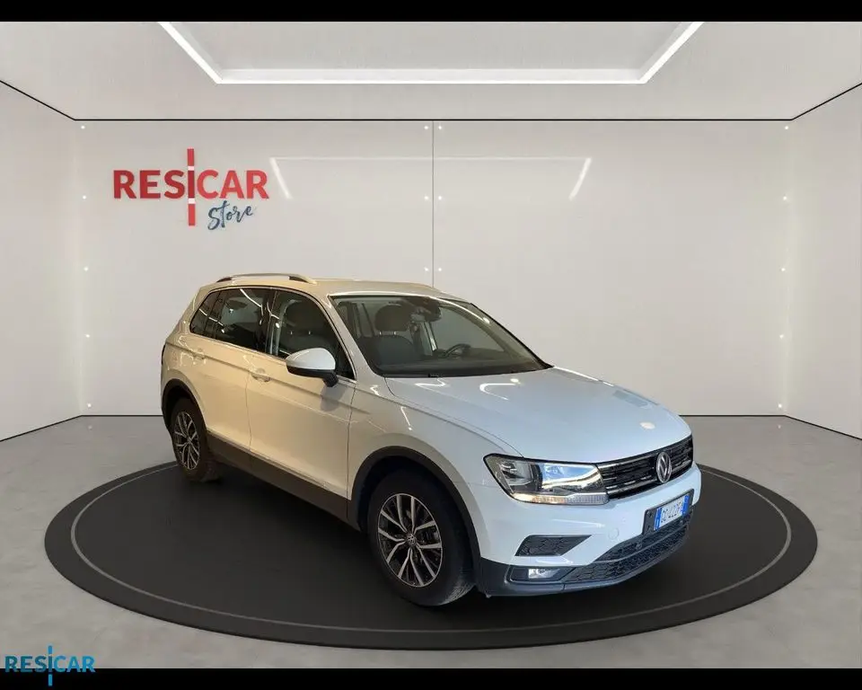 Photo 1 : Volkswagen Tiguan 2020 Essence