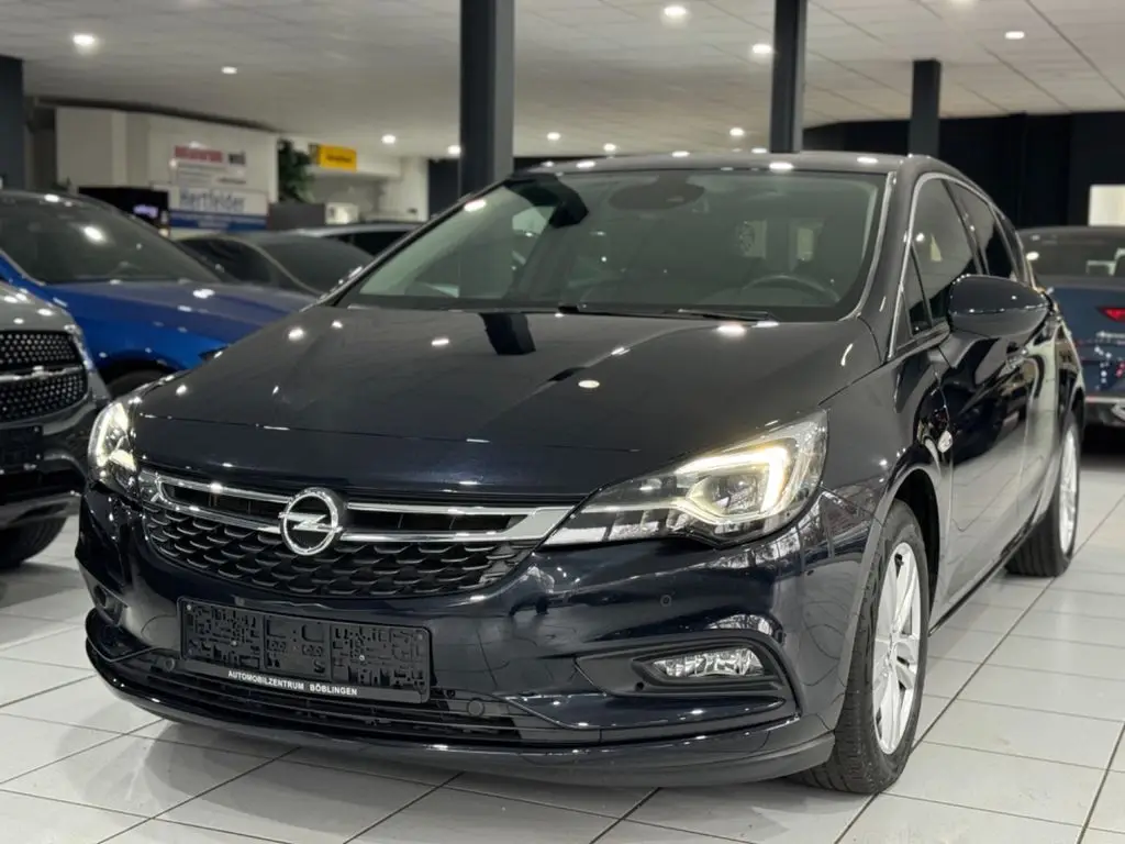 Photo 1 : Opel Astra 2019 Essence