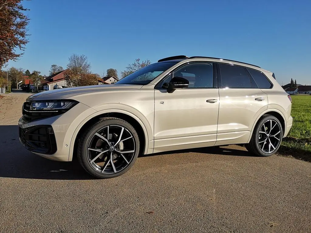 Photo 1 : Volkswagen Touareg 2024 Diesel