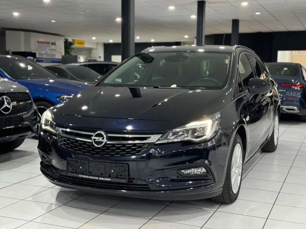 Photo 1 : Opel Astra 2018 Petrol