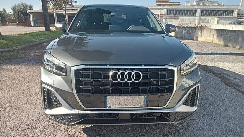 Photo 1 : Audi Q2 2023 Diesel