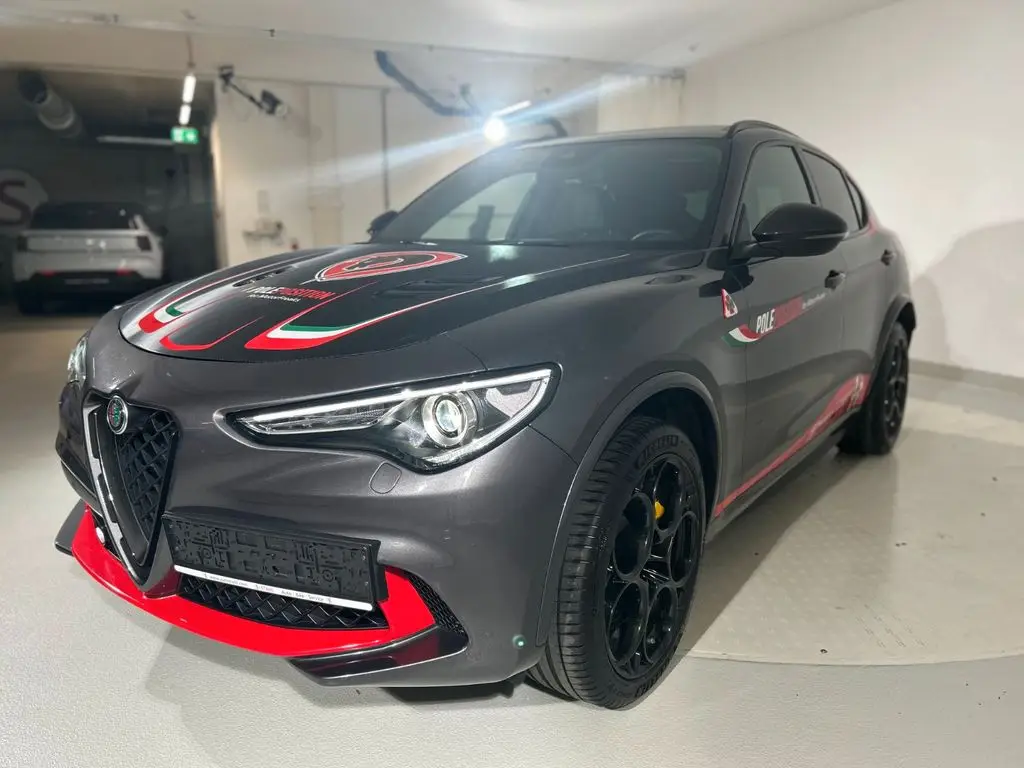 Photo 1 : Alfa Romeo Stelvio 2021 Essence