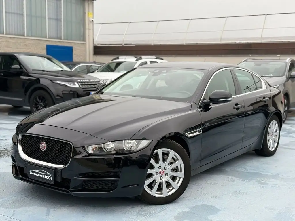 Photo 1 : Jaguar Xe 2018 Diesel