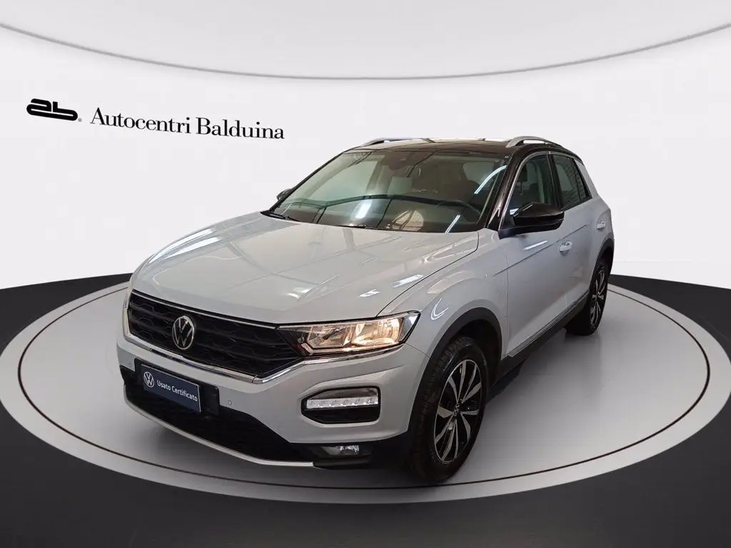 Photo 1 : Volkswagen T-roc 2020 Essence