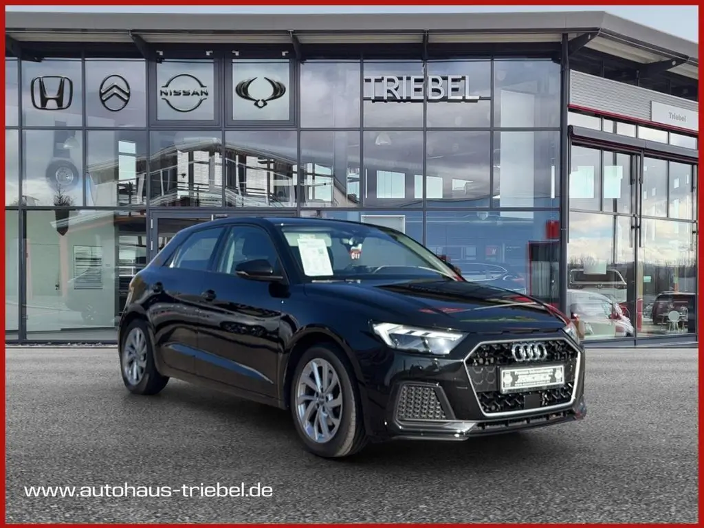 Photo 1 : Audi A1 2019 Essence