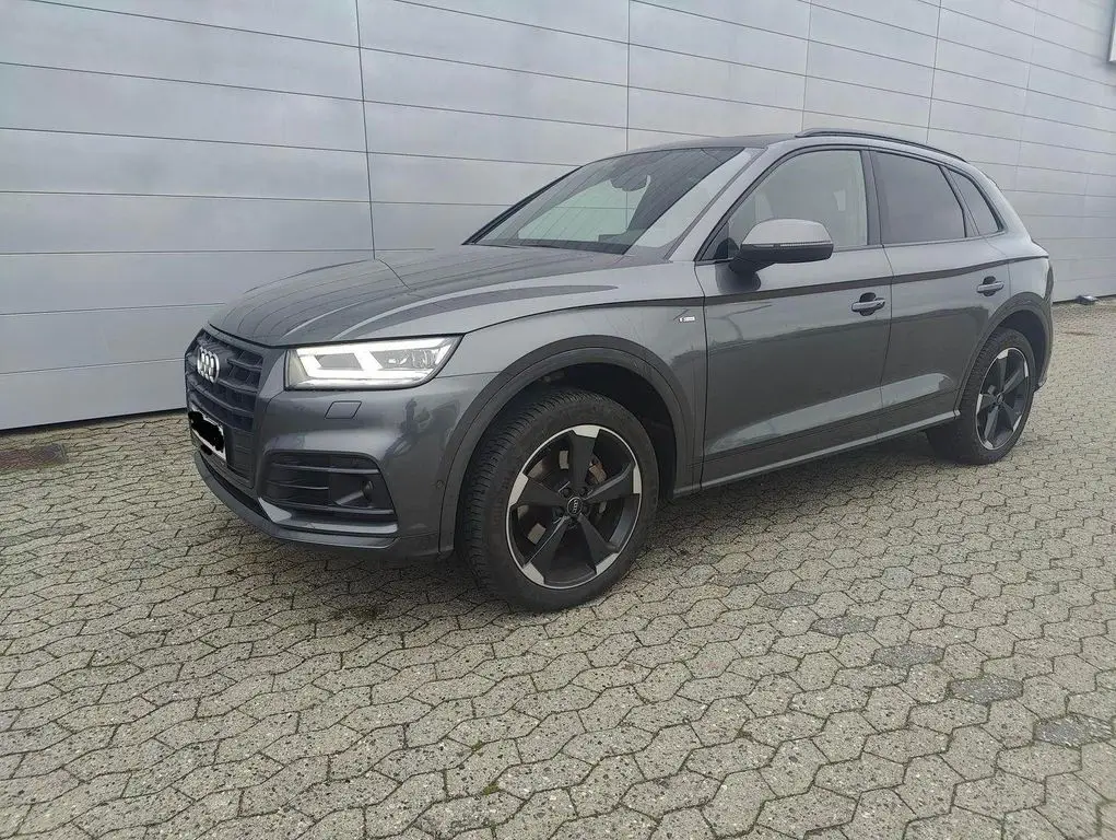 Photo 1 : Audi Q5 2018 Essence