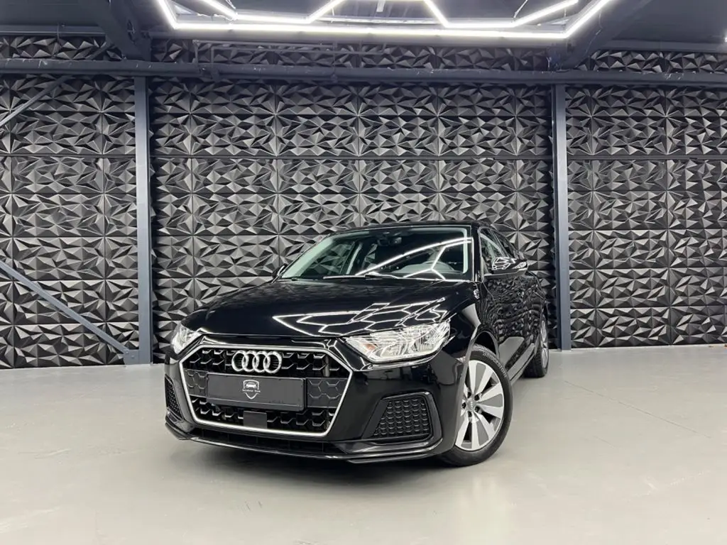 Photo 1 : Audi A1 2019 Petrol