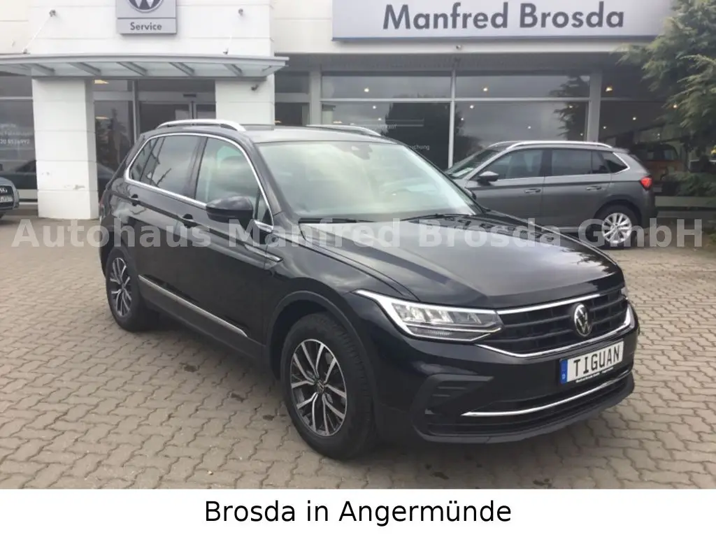 Photo 1 : Volkswagen Tiguan 2023 Essence