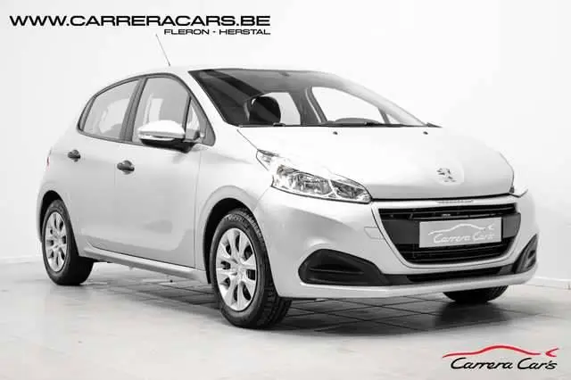 Photo 1 : Peugeot 208 2016 Essence