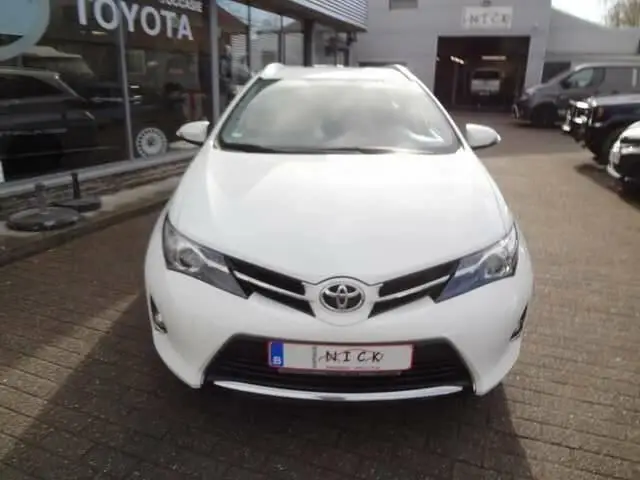 Photo 1 : Toyota Auris 2015 Diesel