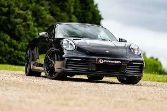 Photo 1 : Porsche 992 2020 Petrol