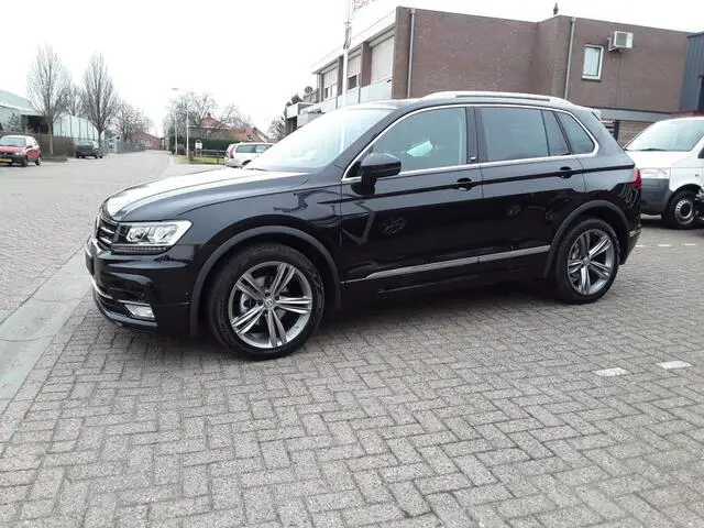 Photo 1 : Volkswagen Tiguan 2017 Essence