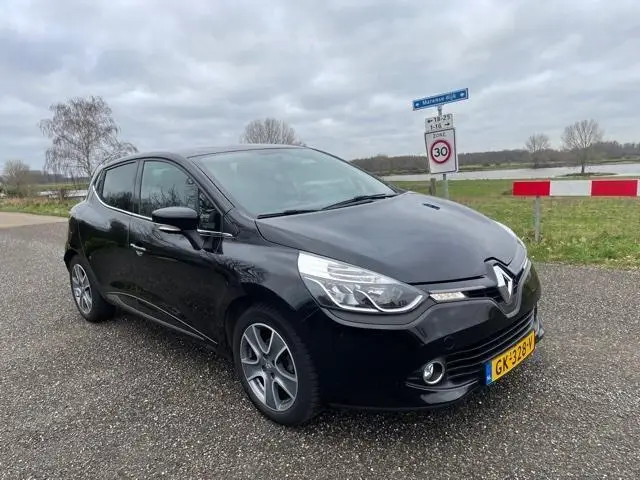Used Renault Clio ad : Year 2015, 147000 km