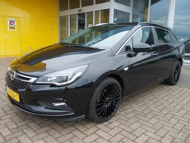 Photo 1 : Opel Astra 2016 Essence