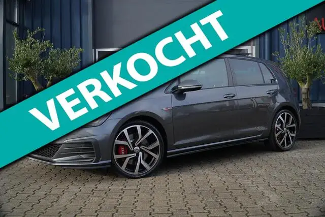 Photo 1 : Volkswagen Golf 2019 Petrol