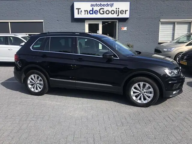 Photo 1 : Volkswagen Tiguan 2020 Essence