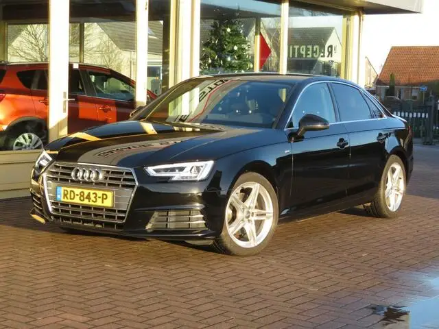 Photo 1 : Audi A4 2017 Petrol