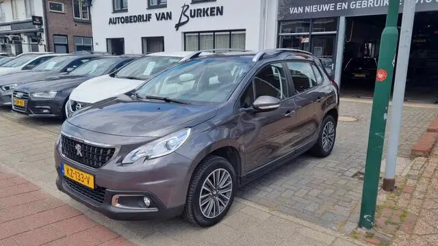 Photo 1 : Peugeot 2008 2017 Petrol