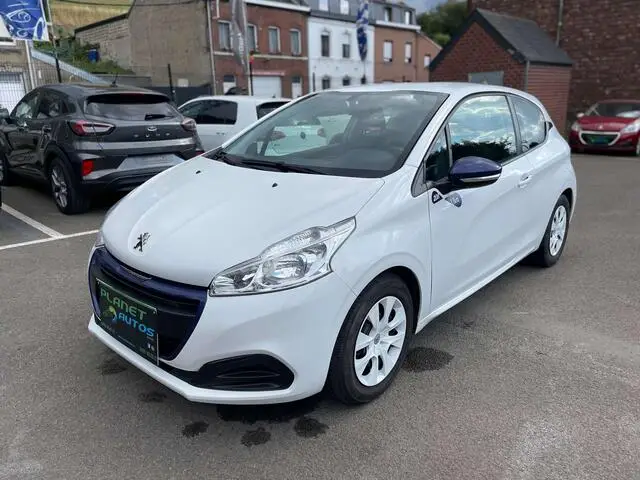 Photo 1 : Peugeot 208 2016 Petrol